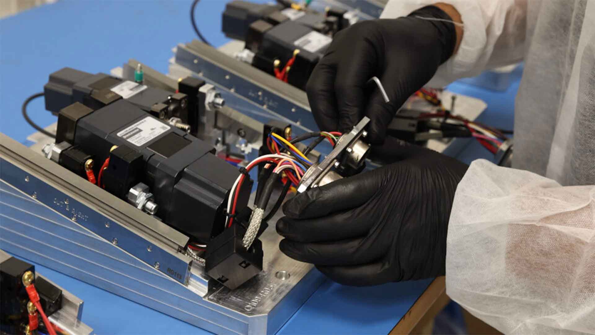 XFEL_ARQUIMEA_QUADRUPOLE_MOVERS